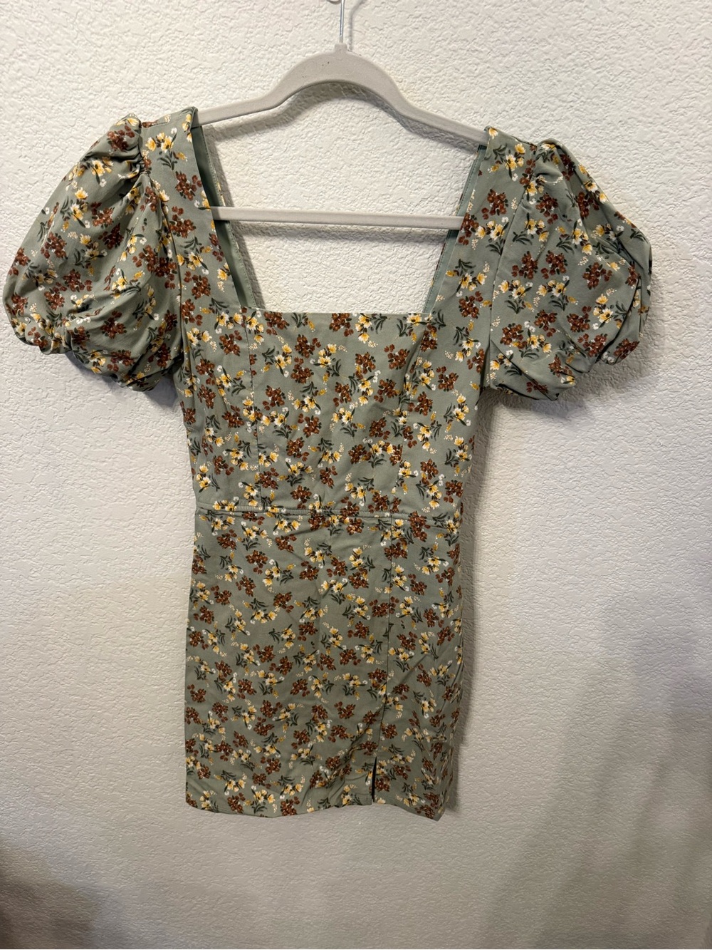 Trixxi Floral Puff-Sleeve Mini Dress - Sage Green